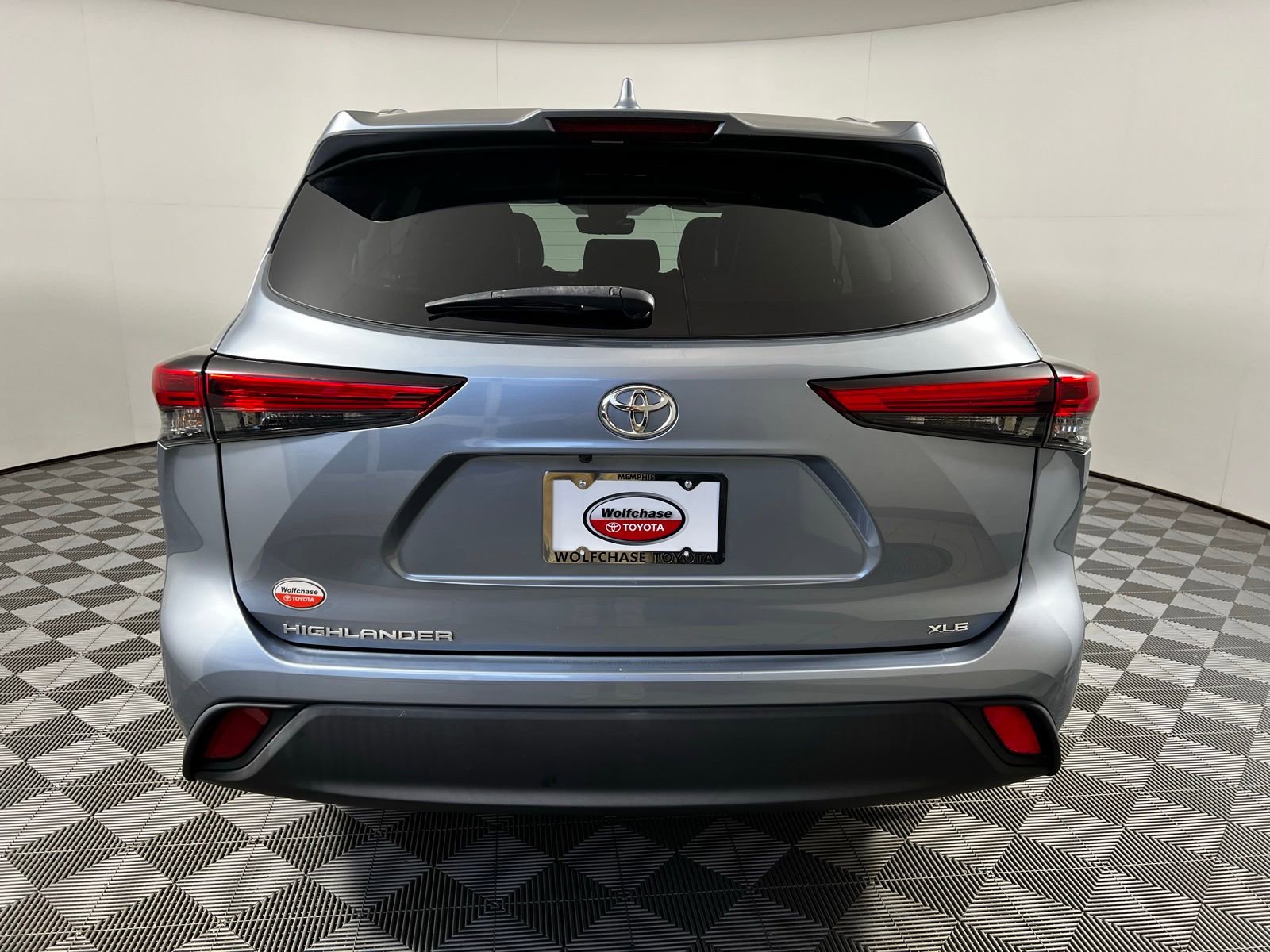 Used 2021 Toyota Highlander XLE FWD image 6