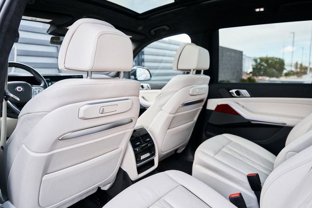 Used 2024 BMW ALPINA XB7 AWD/4WD image 42
