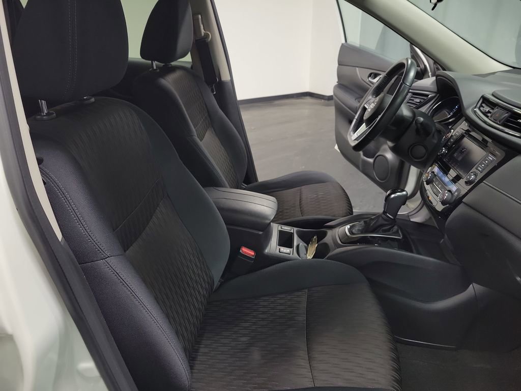 Used 2018 Nissan Rogue SV w/ Premium Package image 24