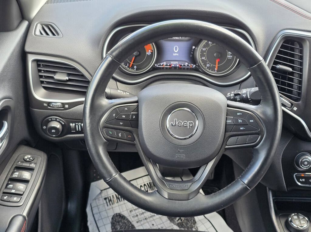 Used 2019 Jeep Cherokee Trailhawk w/ Comfort/Convenience Group AWD/4WD image 14