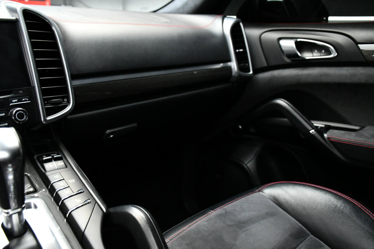 Used 2017 Porsche Cayenne GTS image 34