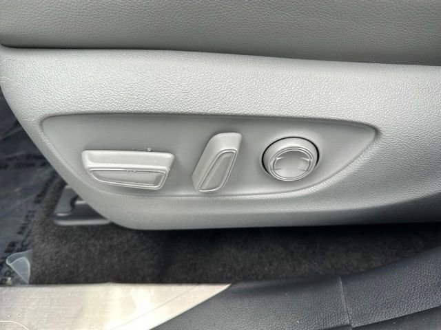 Certified 2025 Toyota Highlander Platinum image 25