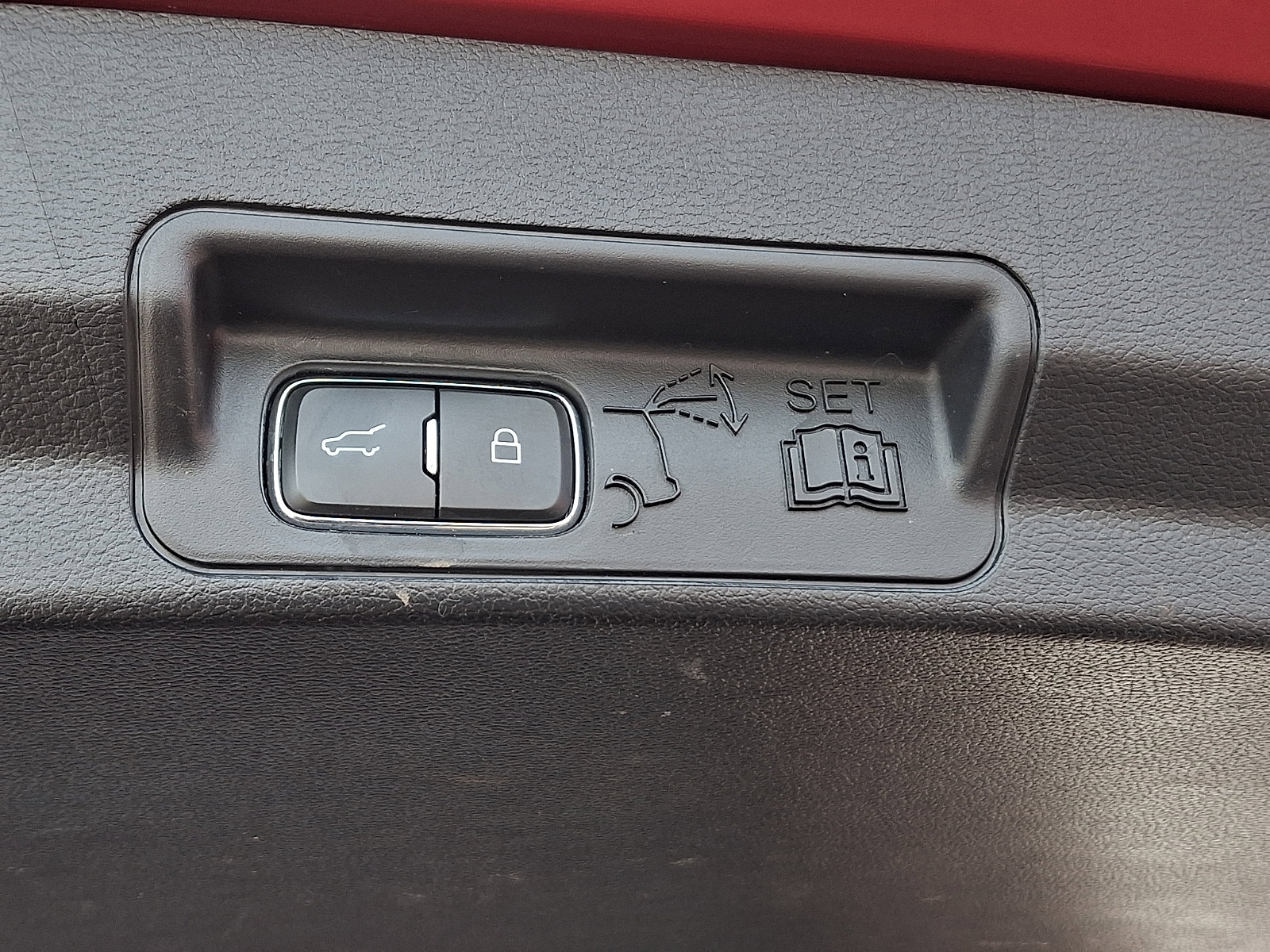 Used 2020 Ford Explorer ST image 33