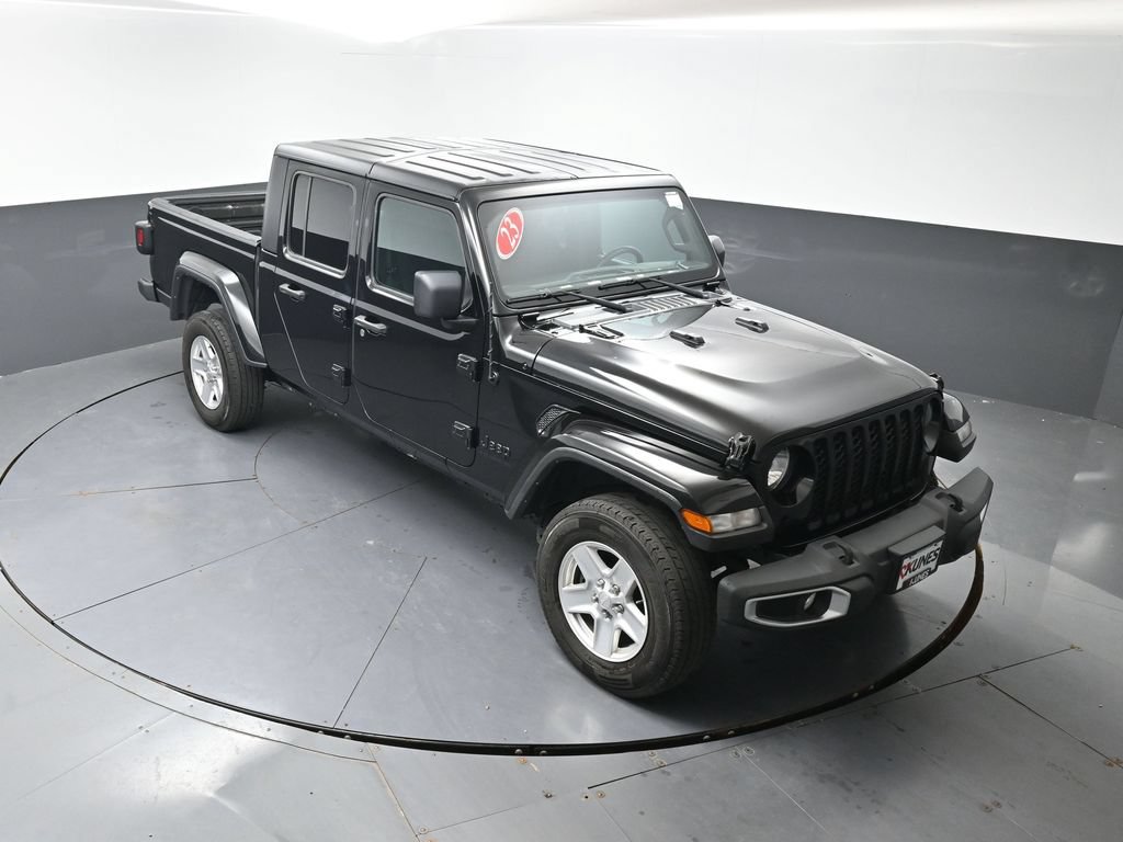 Used 2023 Jeep Gladiator Sport AWD/4WD image 42