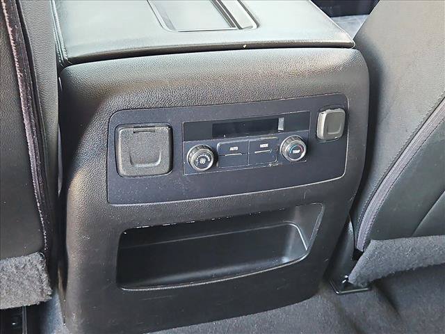 Used 2020 Chevrolet Suburban LT AWD/4WD image 17