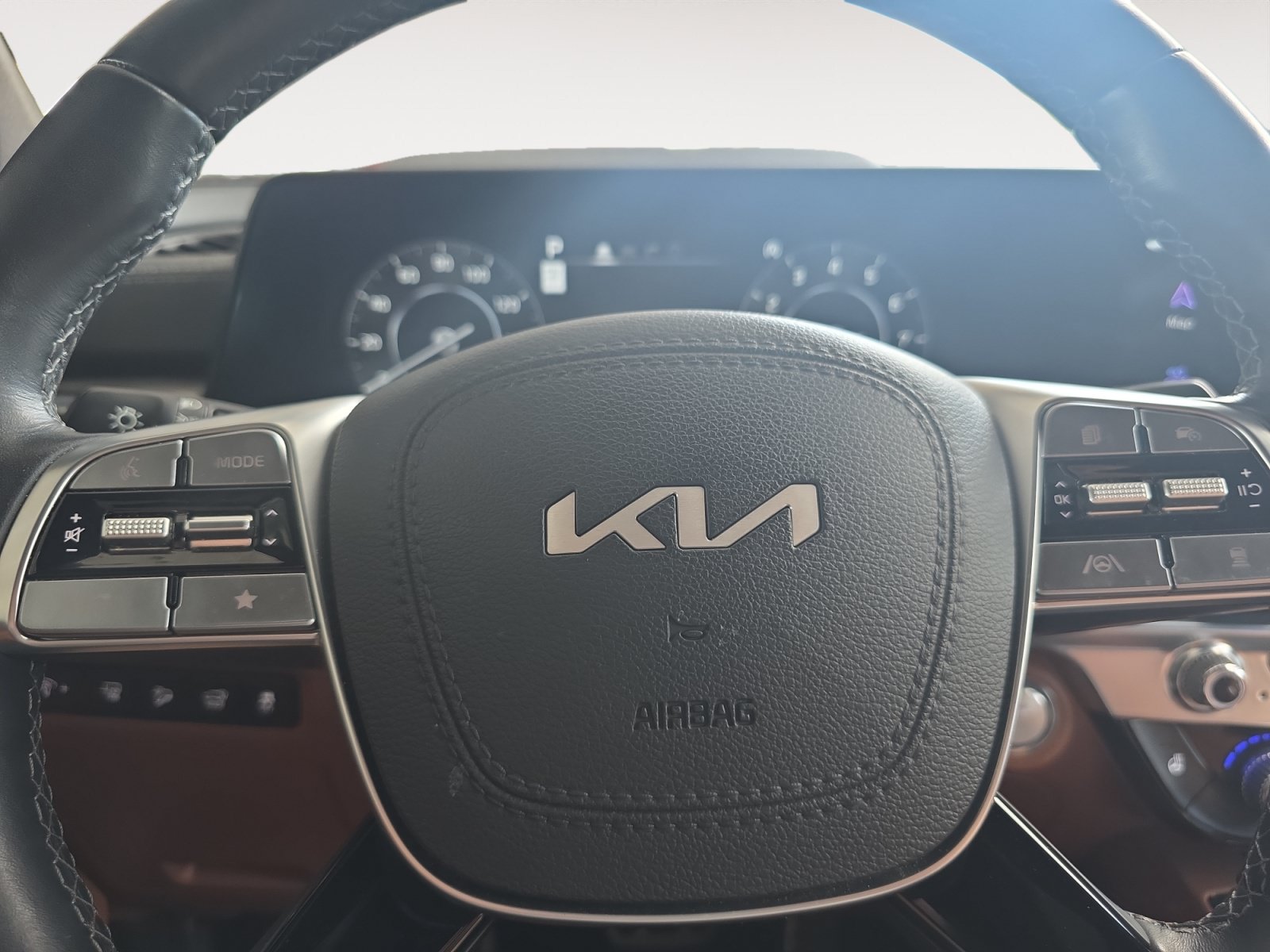 Certified 2025 Kia Telluride SX Prestige X-Line AWD/4WD image 11