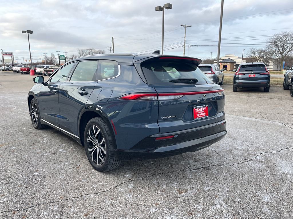 Used 2025 Toyota Crown Signia image 3