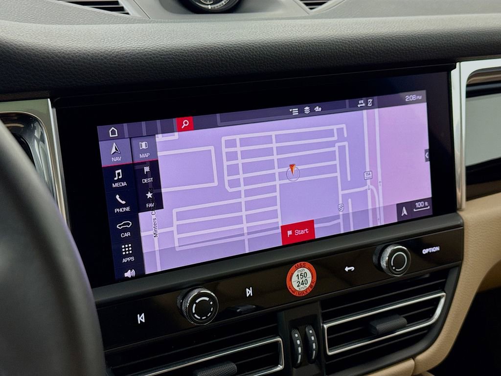 Certified 2025 Porsche Macan image 20
