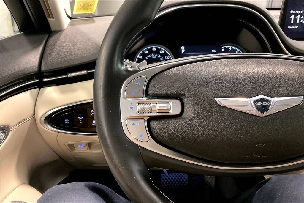 Used 2022 Genesis GV70 2.5T AWD/4WD image 12