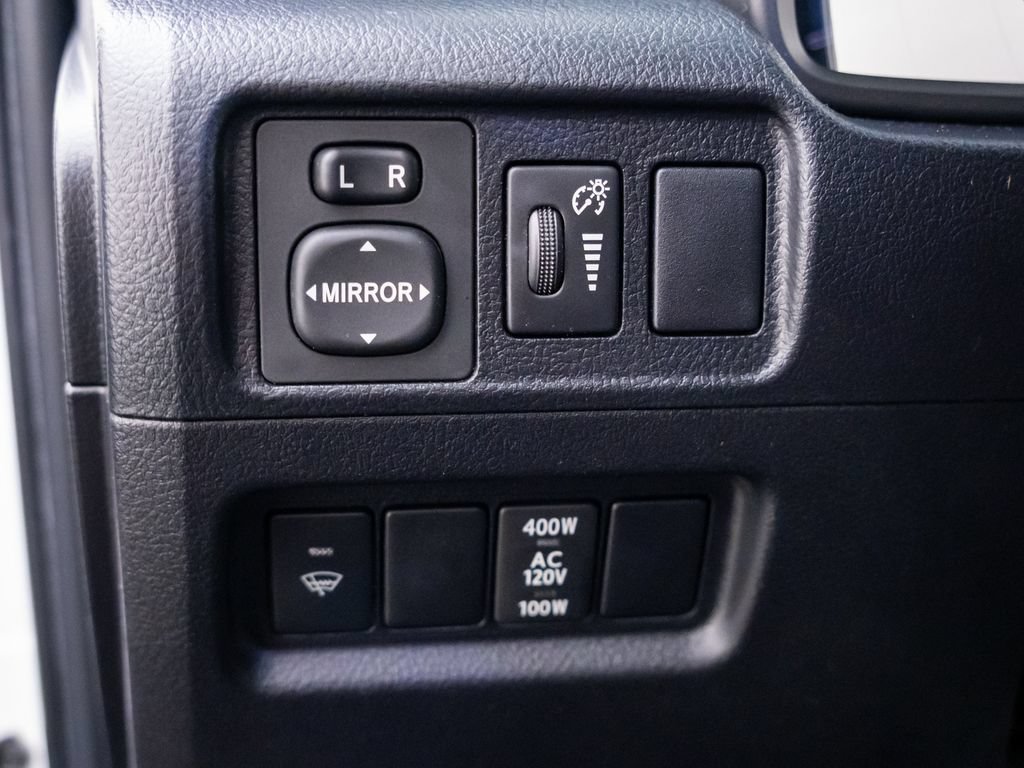 Used 2019 Toyota 4Runner SR5 AWD/4WD image 19