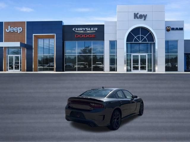 Used 2022 Dodge Charger R/T w/ Blacktop Package RWD image 5