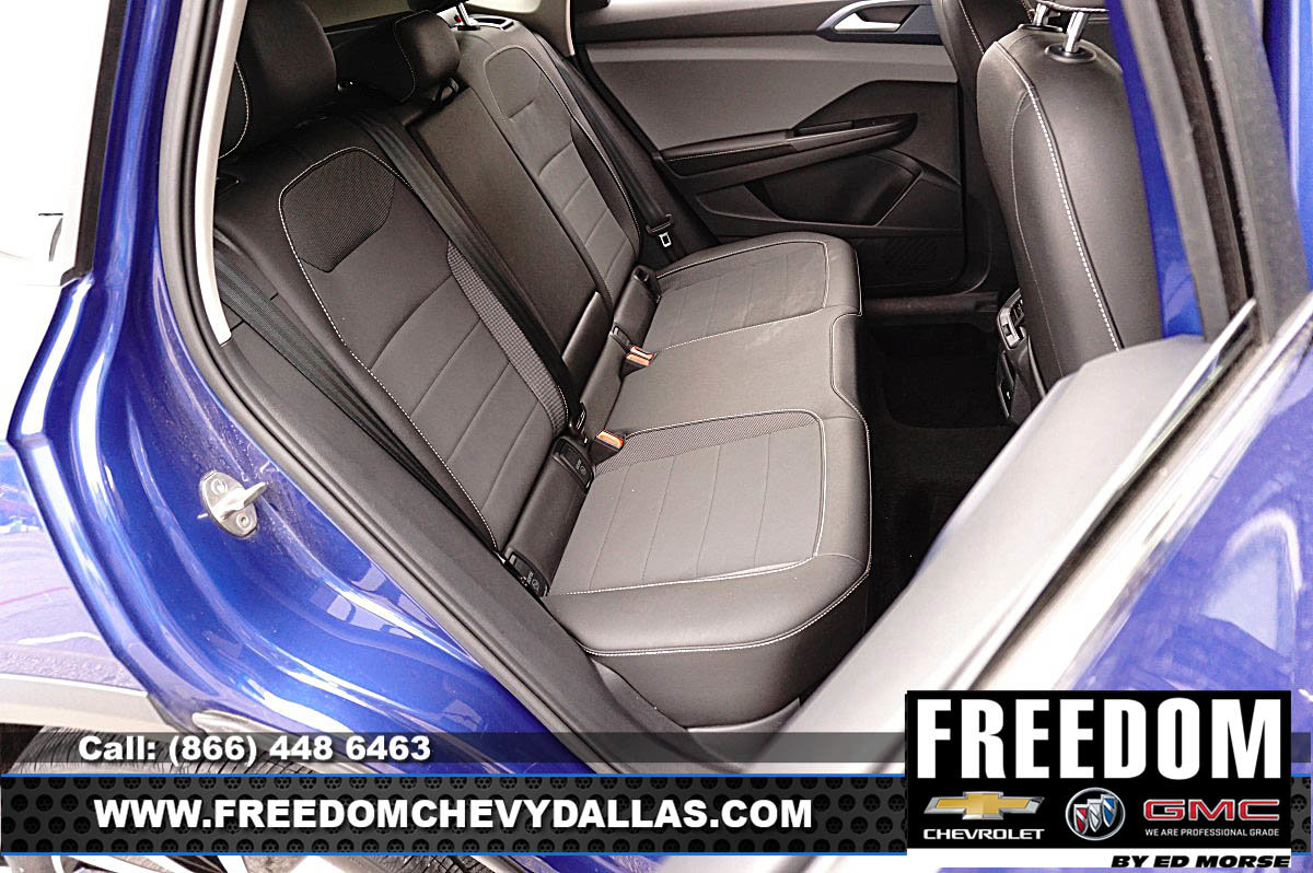 Used 2024 Volkswagen Taos SE FWD image 12