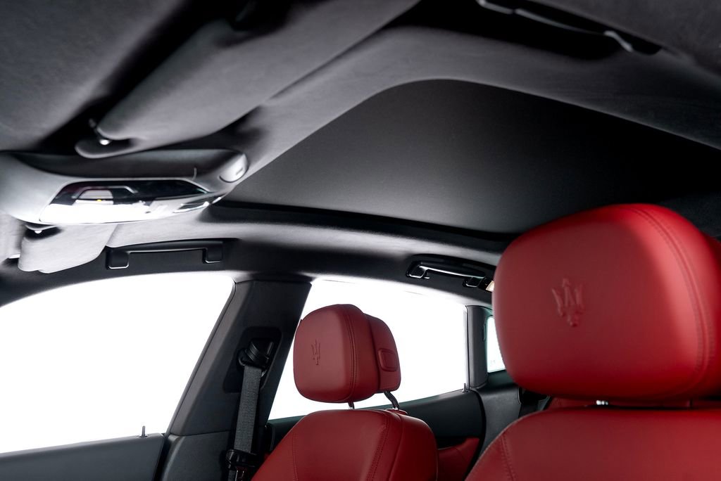 Used 2022 Maserati Levante GT image 18