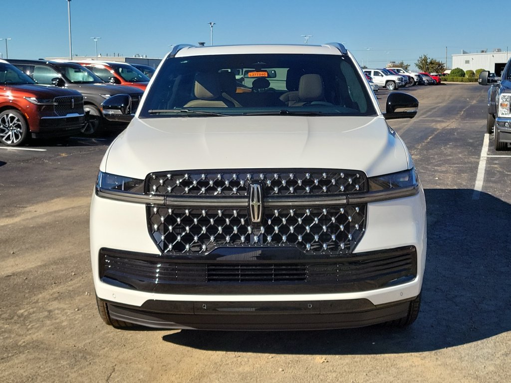 New 2027 Lincoln Navigator L Black Label AWD/4WD image 2