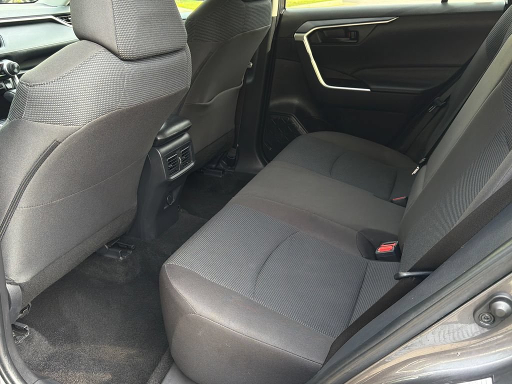 Used 2025 Toyota RAV4 LE AWD/4WD image 16