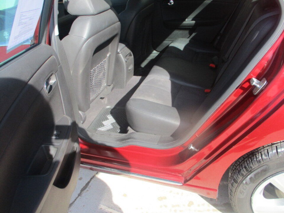 Used 2010 Chevrolet Malibu LT image 8