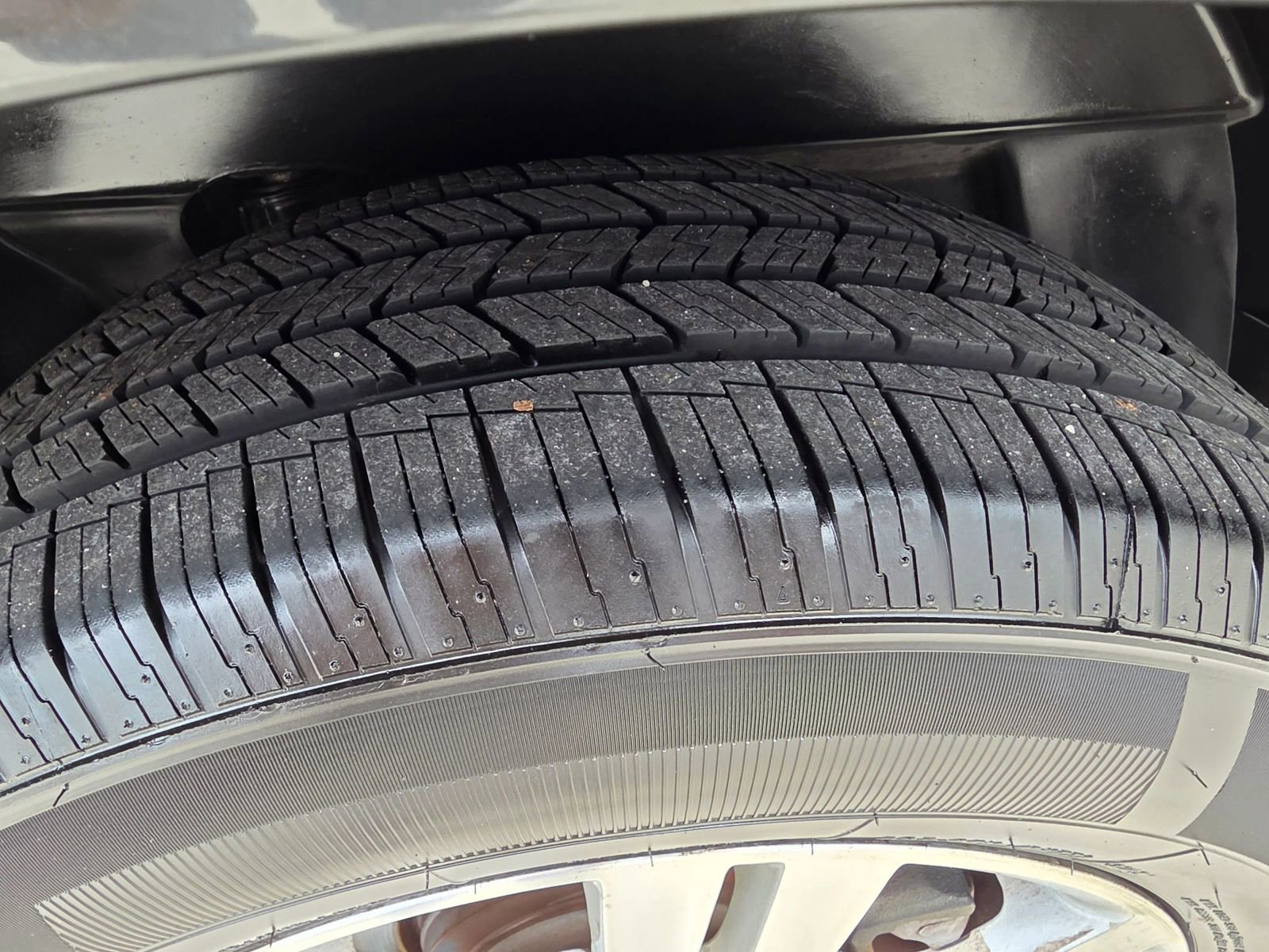 Used 2016 Cadillac SRX Luxury w/ Driver Awareness Package FWD image 17