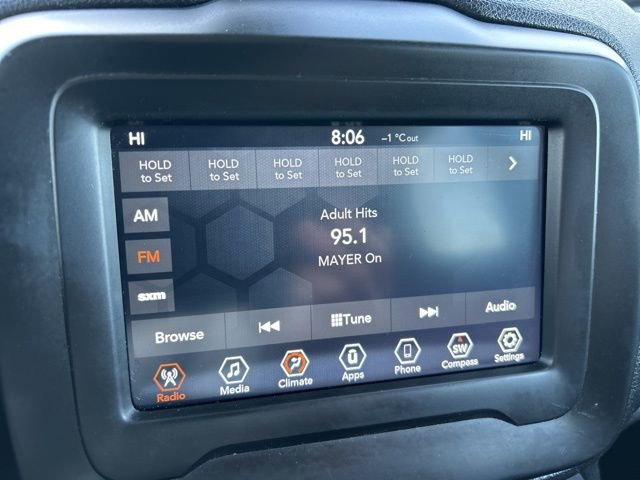 Used 2018 Jeep Renegade Altitude image 21