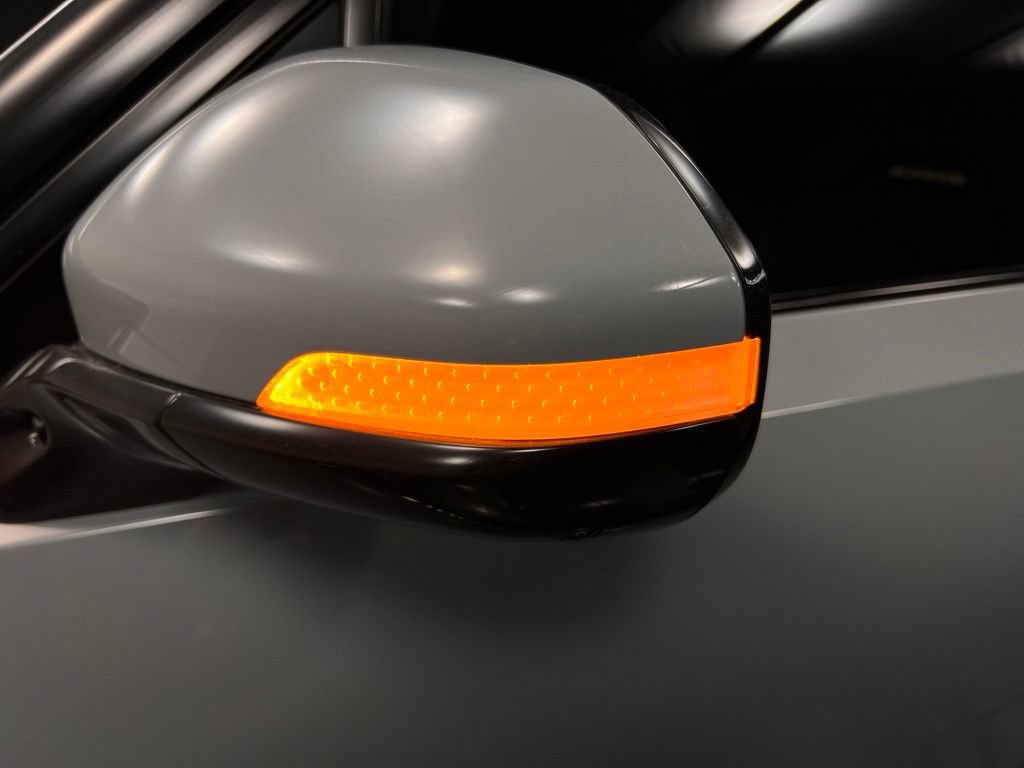 Used 2024 Rivian R1S Adventure AWD/4WD image 30