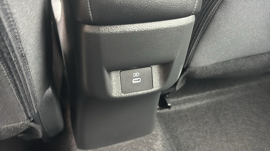 Used 2025 Nissan Versa SR w/ Trunk Package FWD image 9