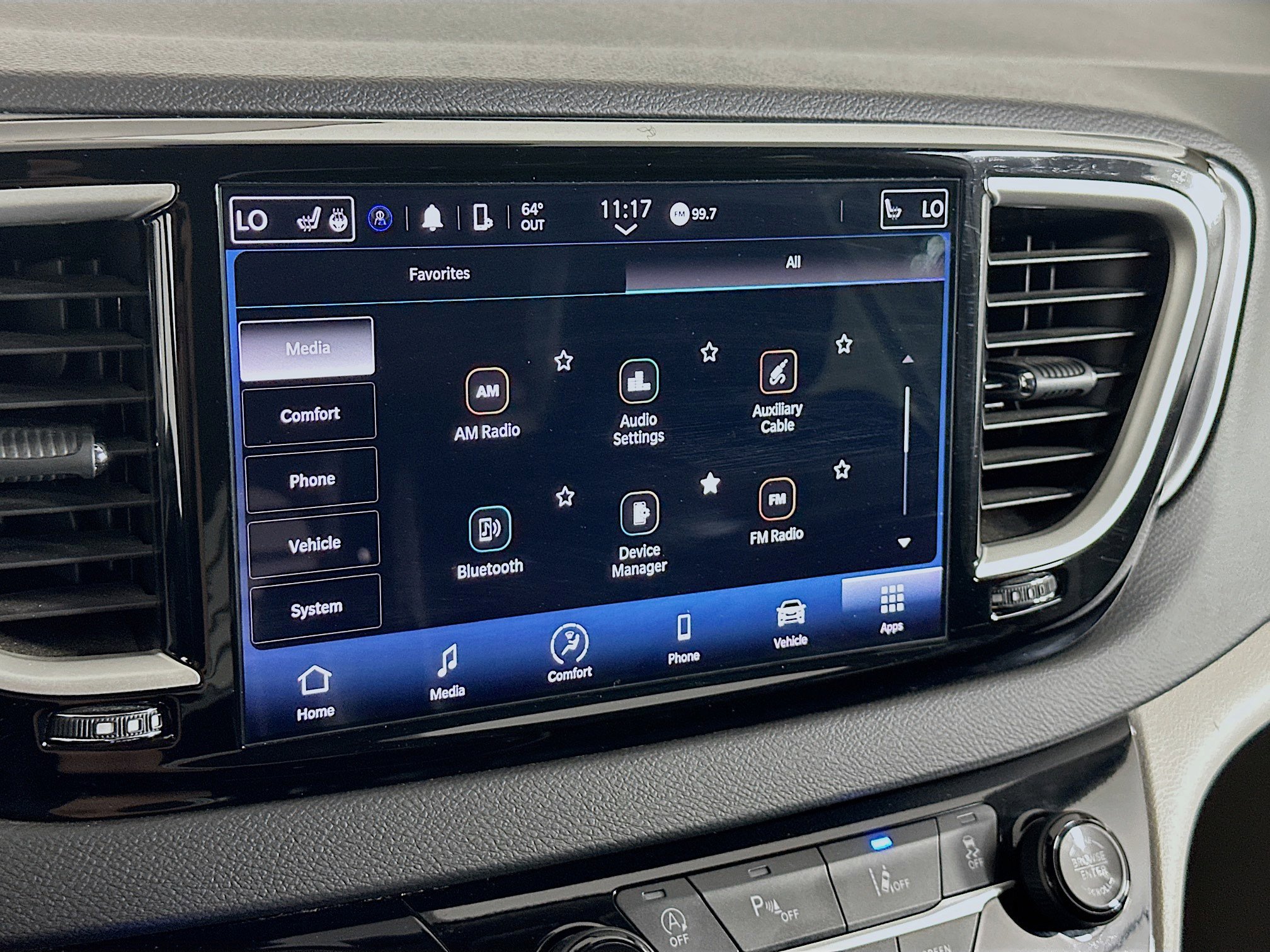 Used 2024 Chrysler Pacifica Touring-L image 19