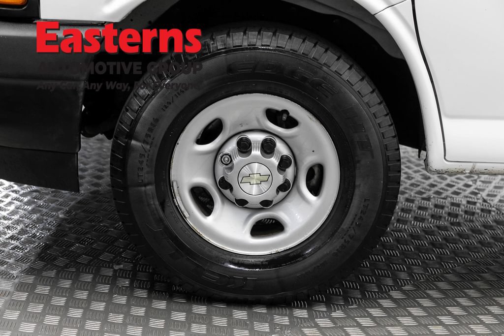Used 2021 Chevrolet Express 2500 RWD image 27