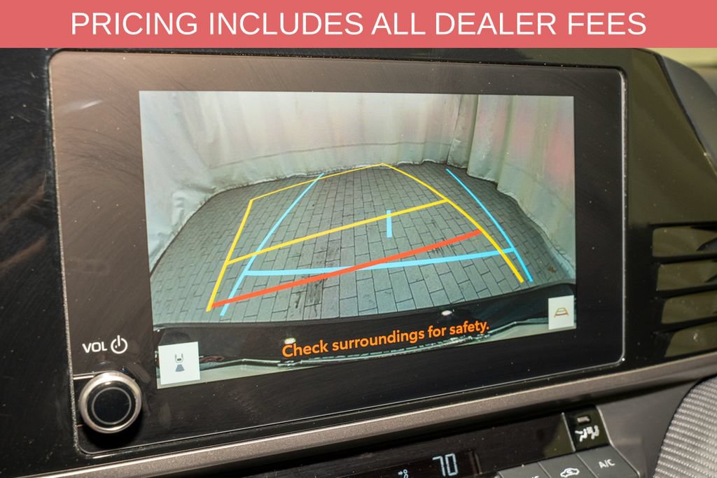 Used 2025 Toyota Camry SE FWD image 13