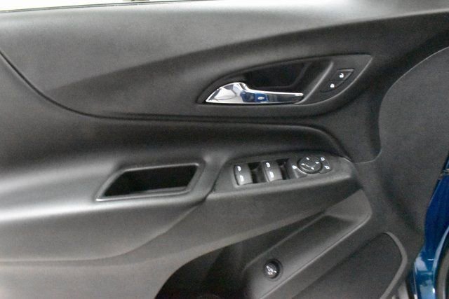 Used 2020 Chevrolet Equinox LT w/ Driver Convenience Package image 17