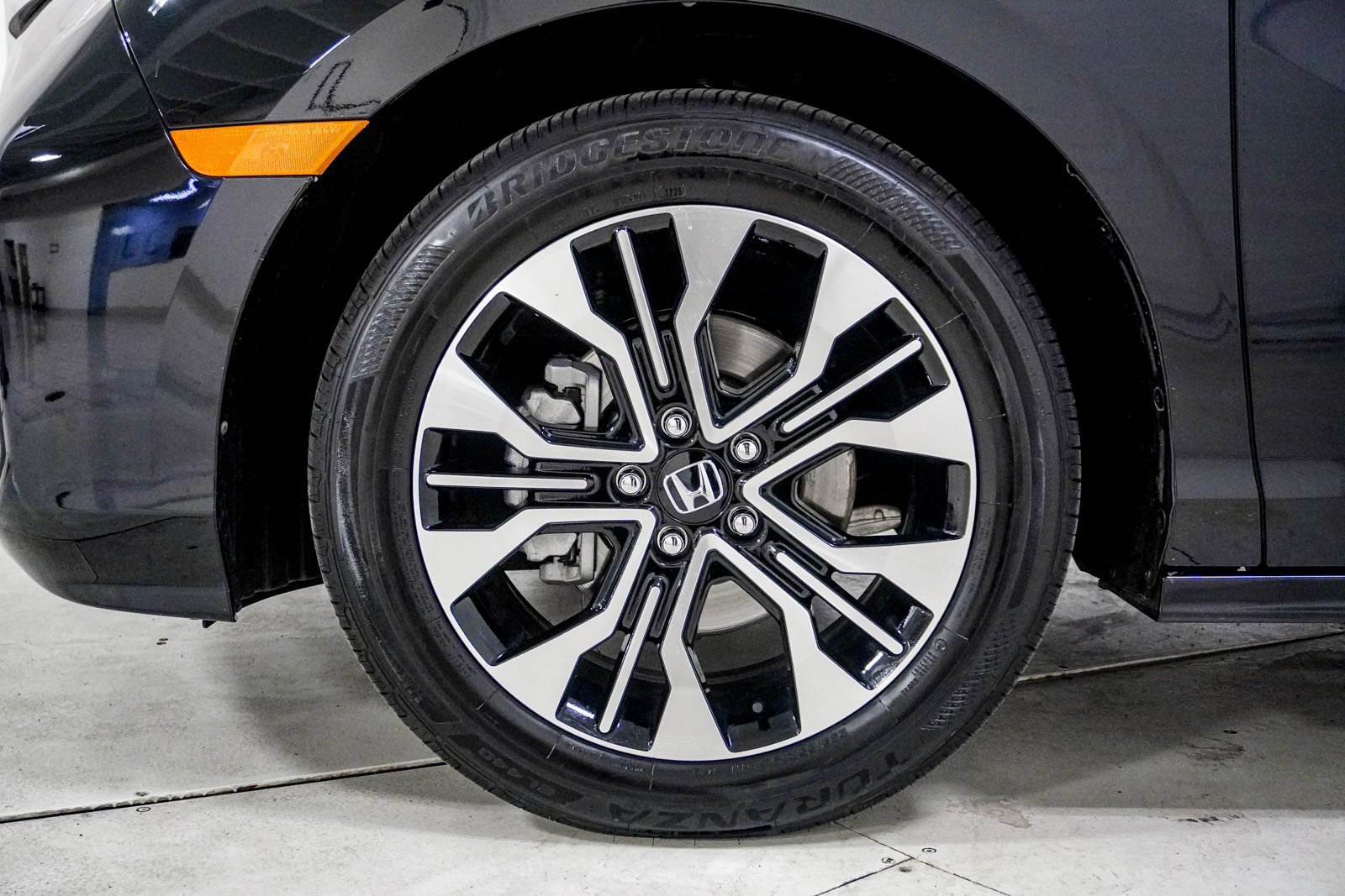 Certified 2026 Honda Odyssey Elite image 17