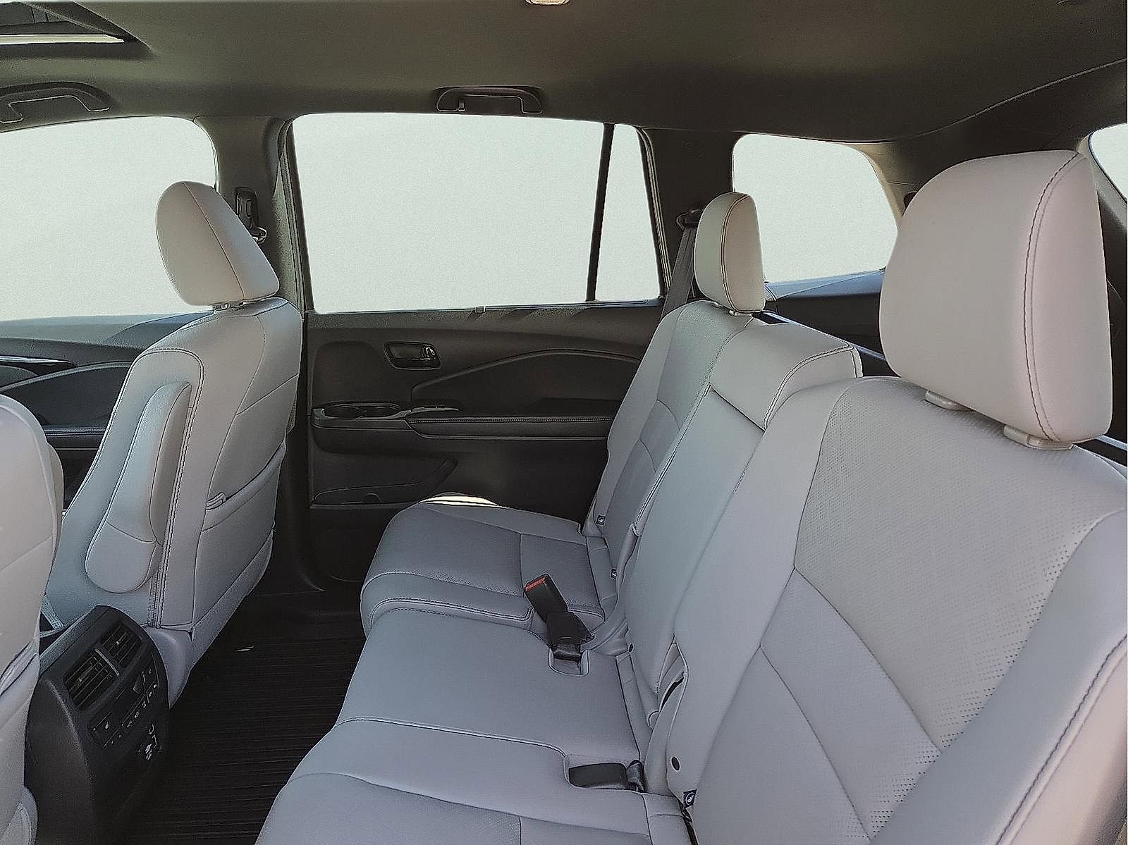 Used 2023 Honda Passport Elite image 10