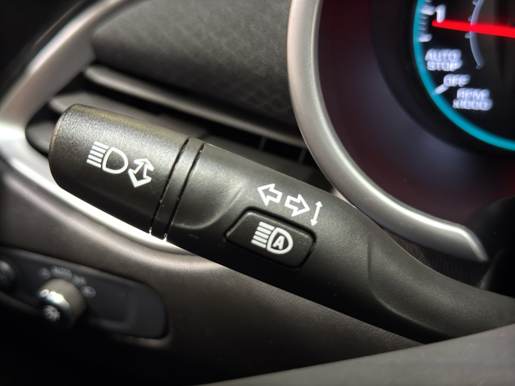 Used 2025 Chevrolet Malibu LT FWD image 21