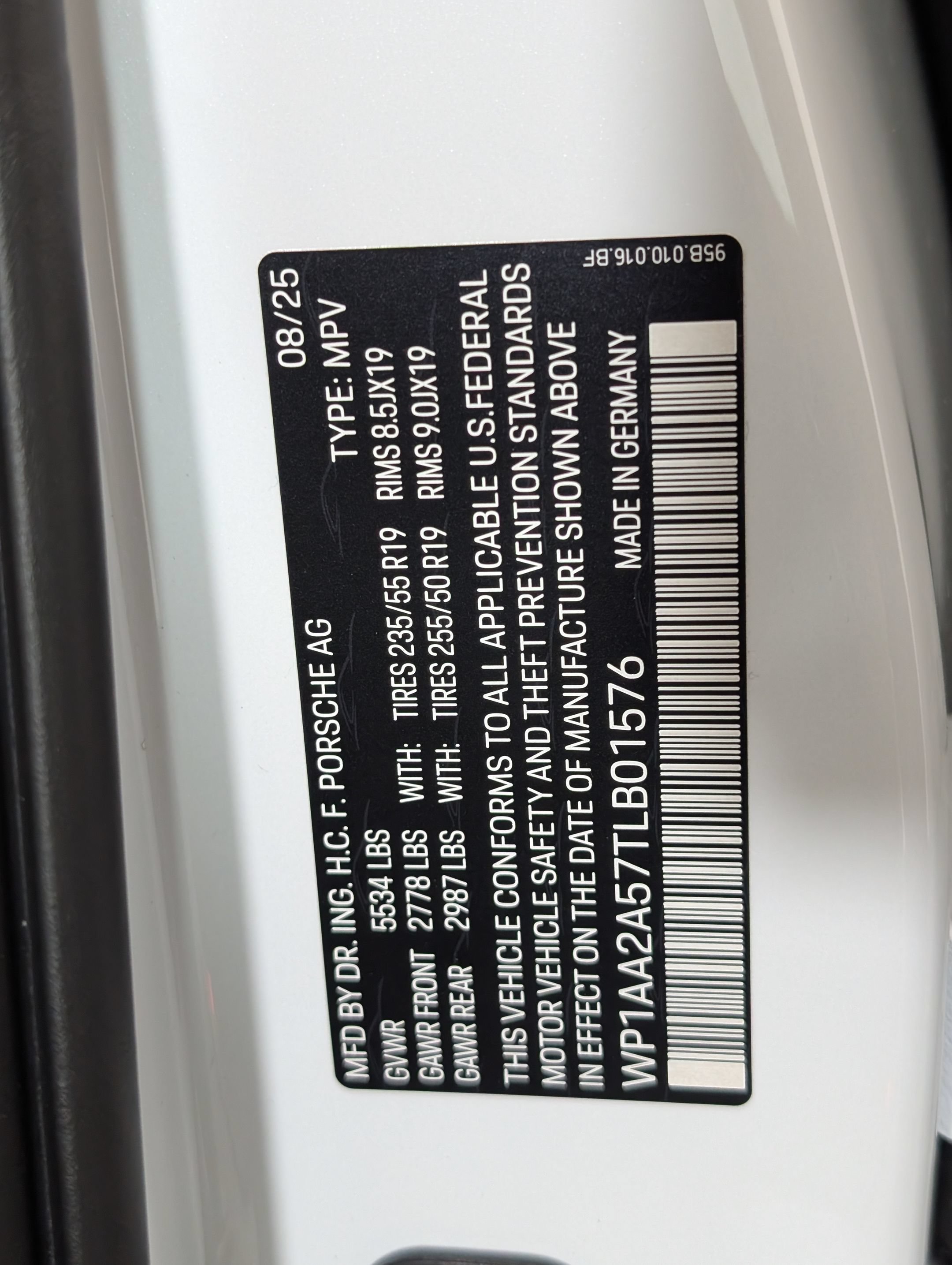 Certified 2026 Porsche Macan AWD/4WD image 27