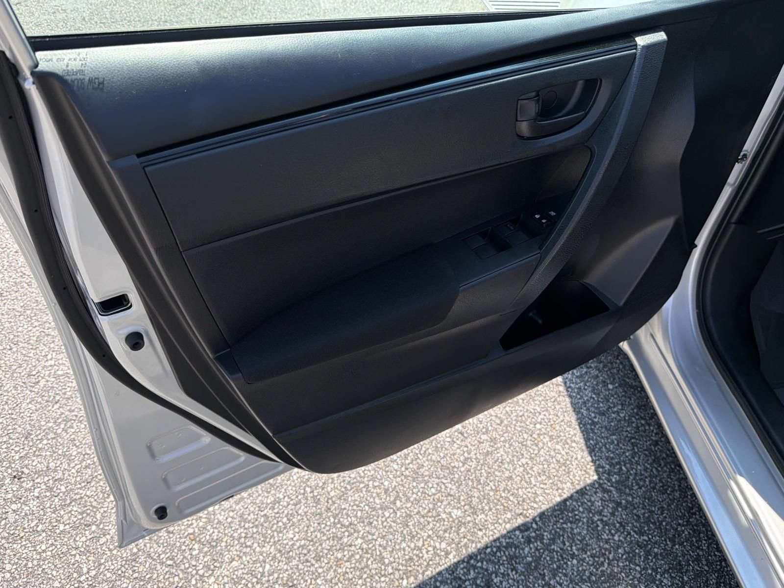 Used 2019 Toyota Corolla L FWD image 10