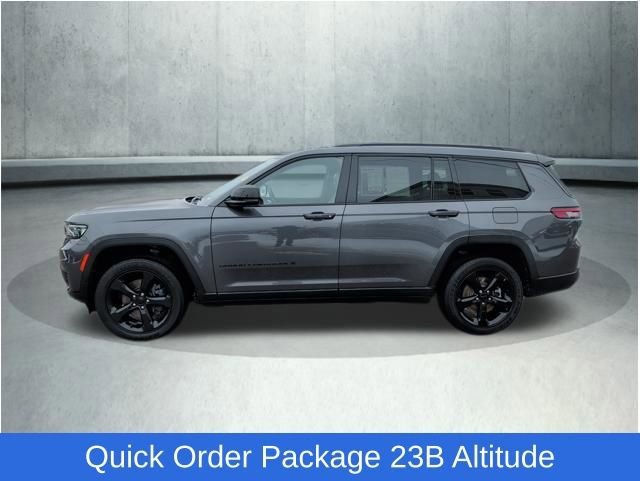 Used 2023 Jeep Grand Cherokee L Laredo image 2