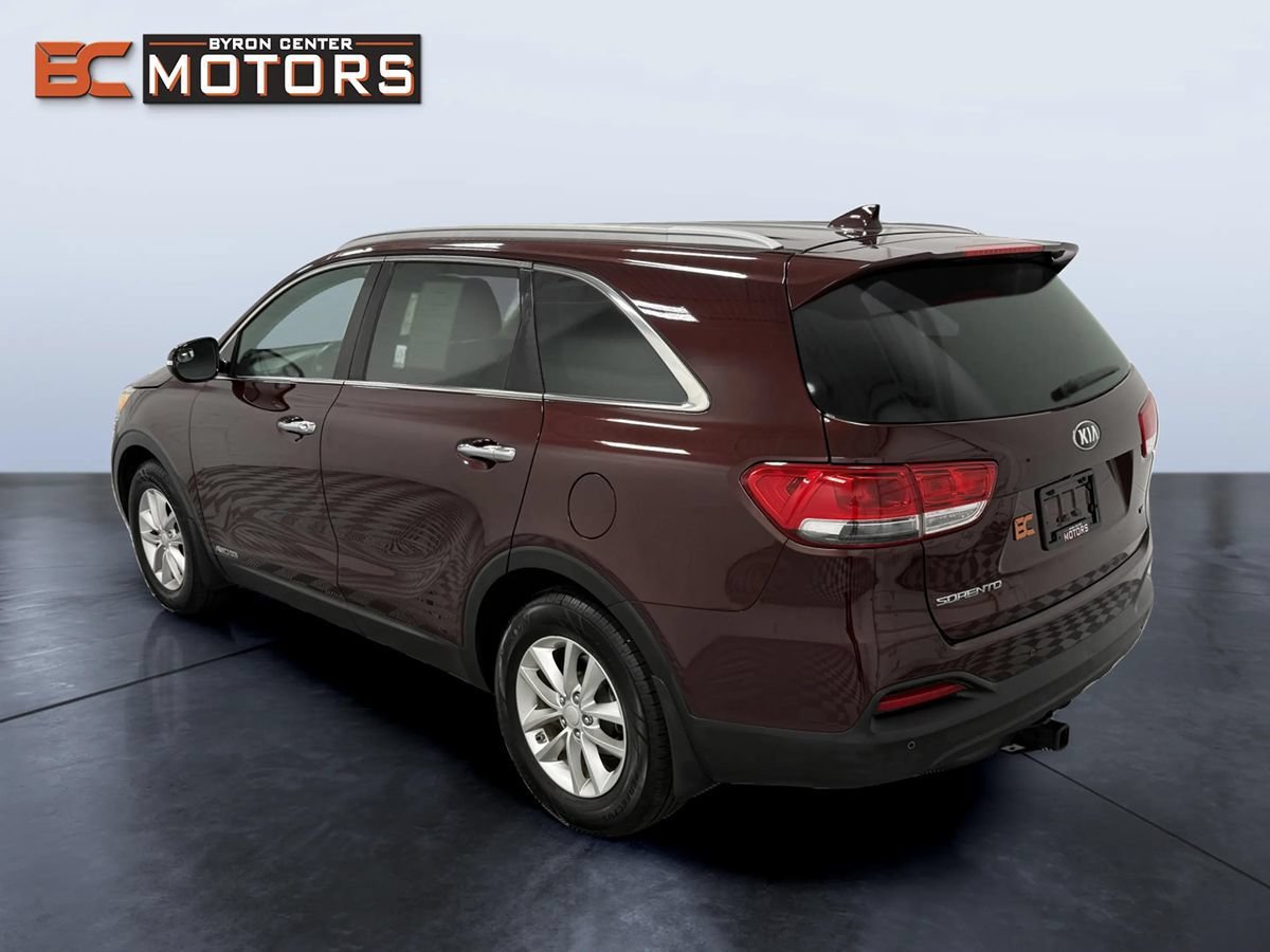 Used 2016 Kia Sorento LX w/ LX Convenience Package AWD/4WD image 4