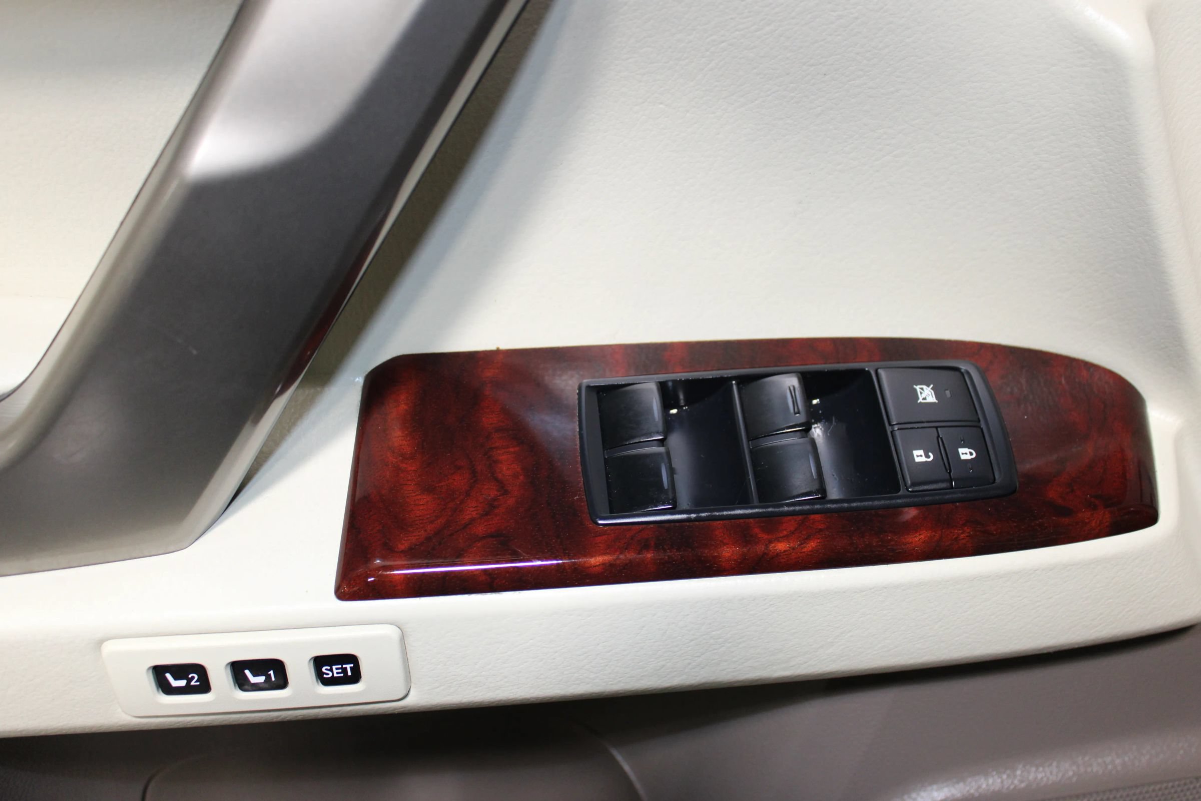 Used 2011 Lexus GX 460 w/ Comfort Plus Pkg AWD/4WD image 10