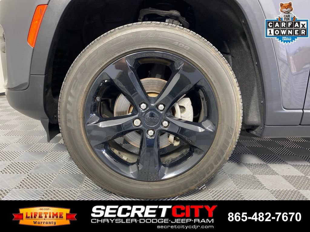 Used 2023 Jeep Grand Cherokee Altitude AWD/4WD image 9