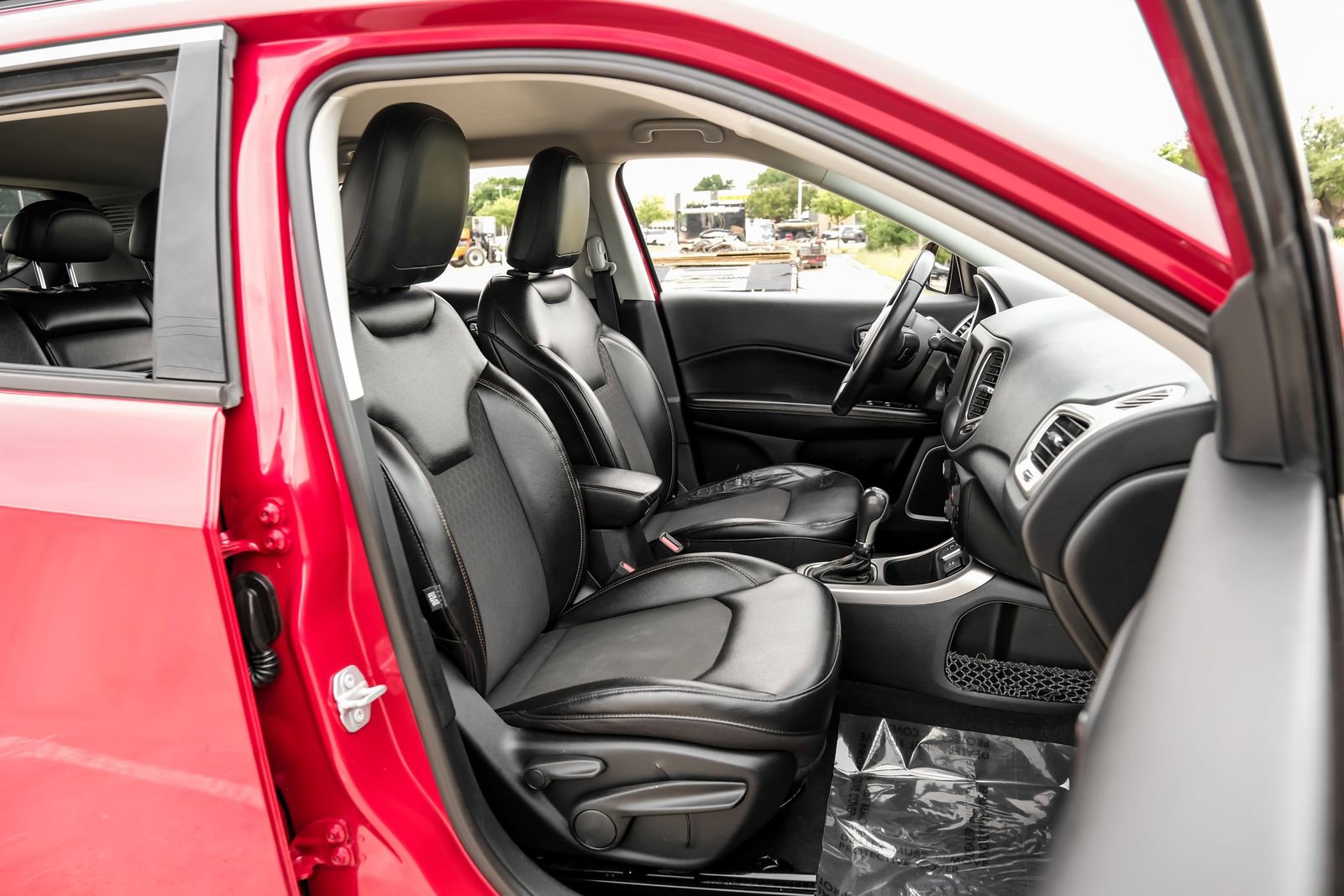 Used 2017 Jeep Compass Latitude w/ Popular Equipment Group FWD image 35