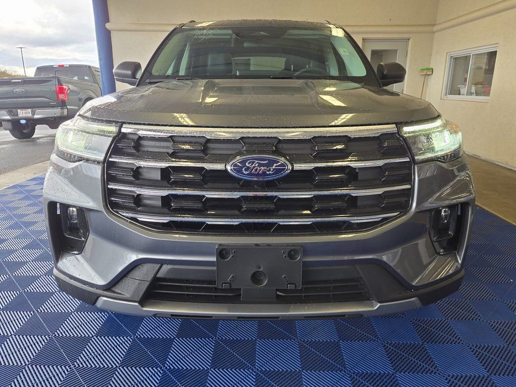 New 2026 Ford Explorer Active w/ Active Comfort Package image 2