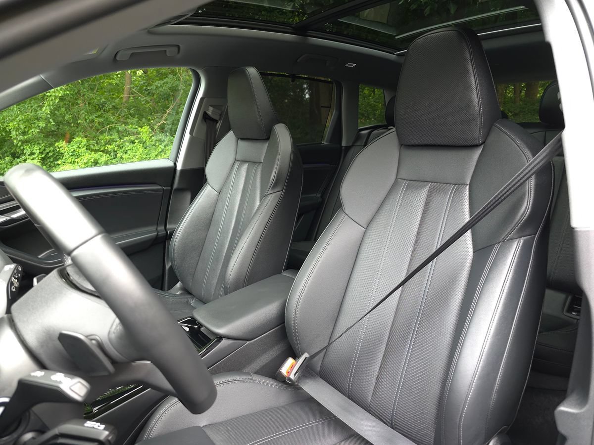 Used 2025 Audi Q6 e-tron Premium Plus w/ Premium Plus AWD/4WD image 14
