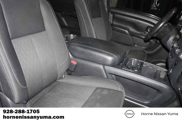 Used 2019 Nissan Titan SV w/ SV Convenience Package RWD image 6