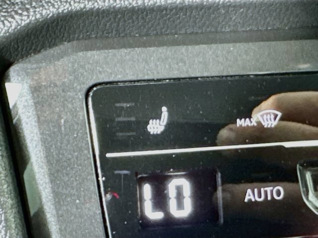 Used 2024 Volkswagen Tiguan SE AWD/4WD image 20