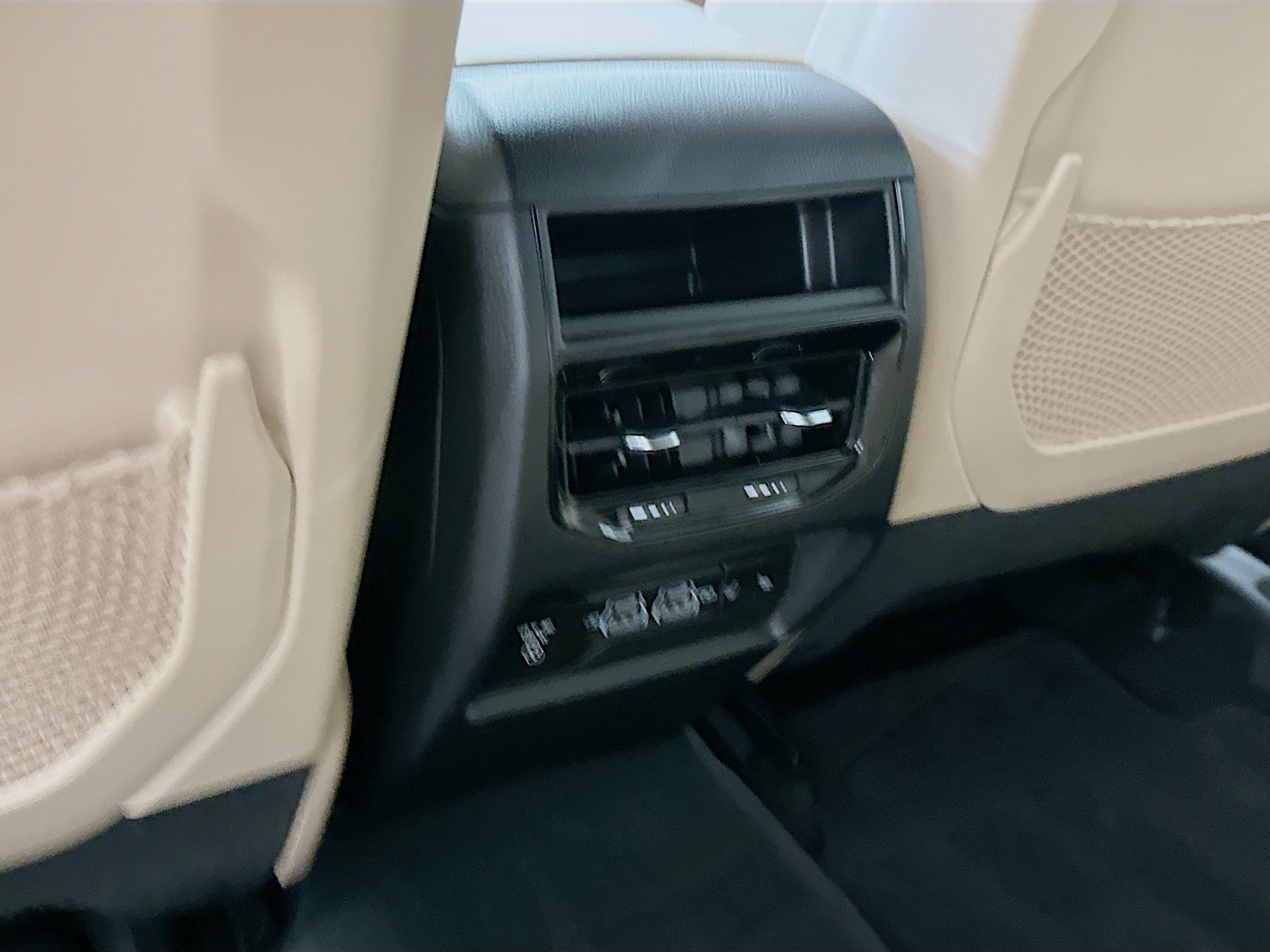 Used 2023 Jeep Grand Cherokee Limited AWD/4WD image 28