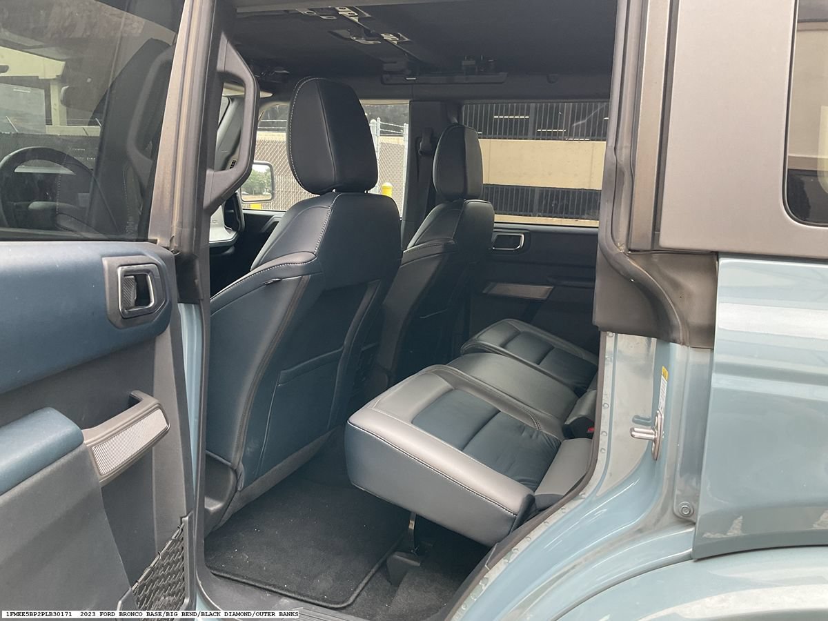 Used 2023 Ford Bronco Outer Banks AWD/4WD image 9