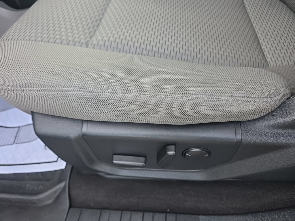 Used 2019 Ford F150 XLT w/ Equipment Group 302A Luxury AWD/4WD image 17