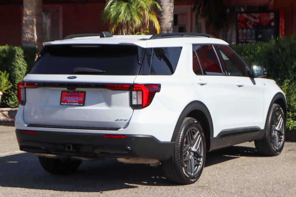 Used 2026 Ford Explorer ST-Line w/ ST-Line Street Pack AWD/4WD image 11