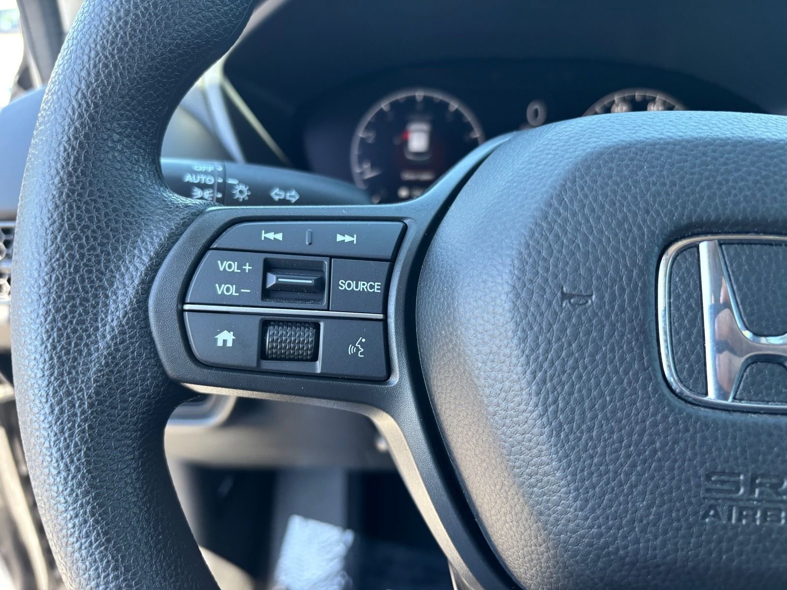 Used 2025 Honda HR-V LX image 23