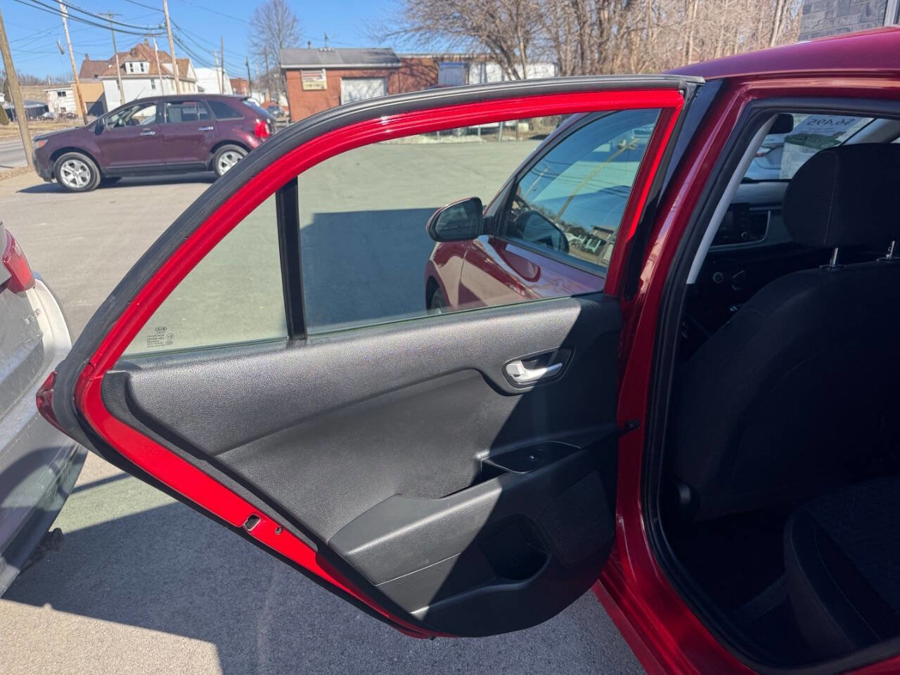 Used 2018 Kia Rio S image 12