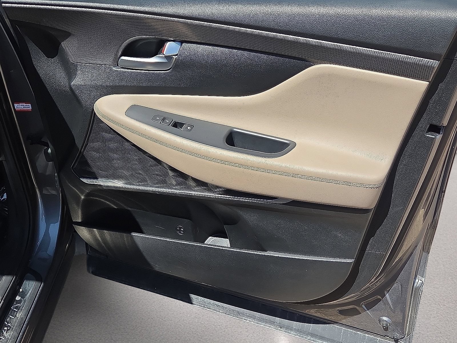 Used 2019 Hyundai Santa Fe Limited FWD image 15