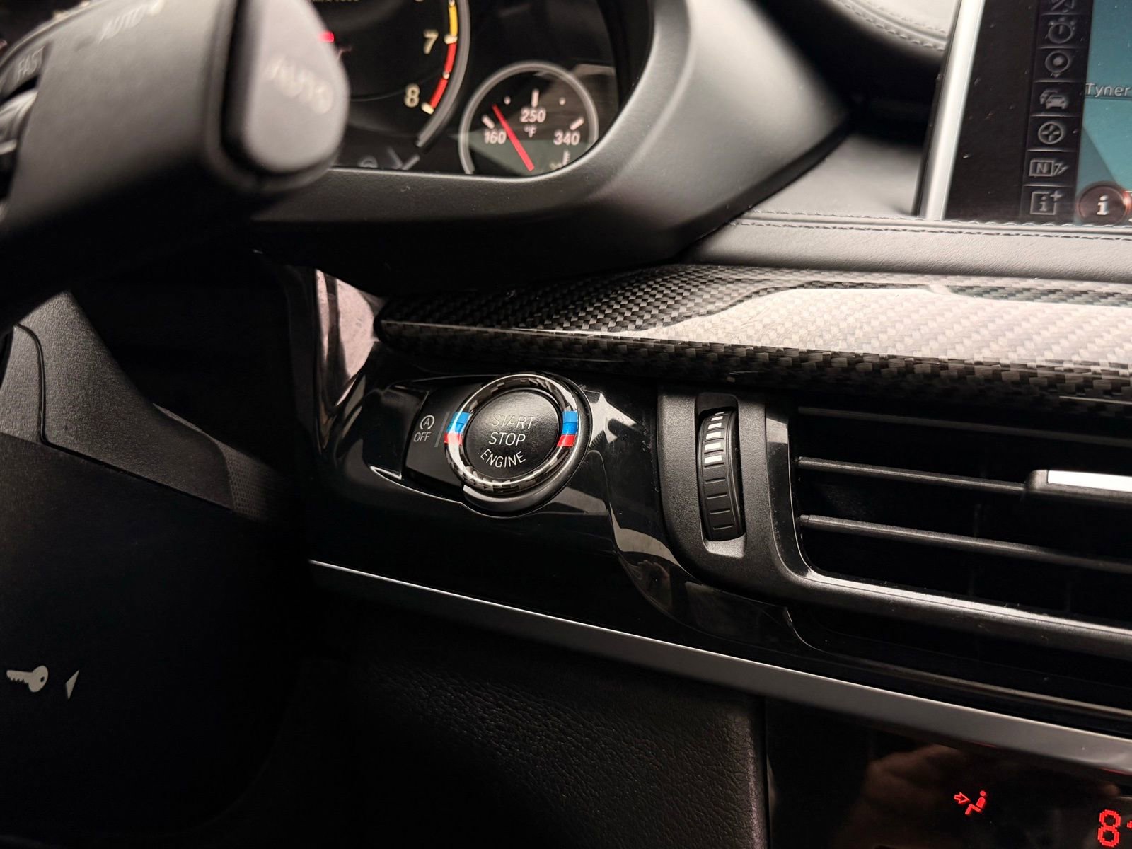 Used 2016 BMW X6 M image 42